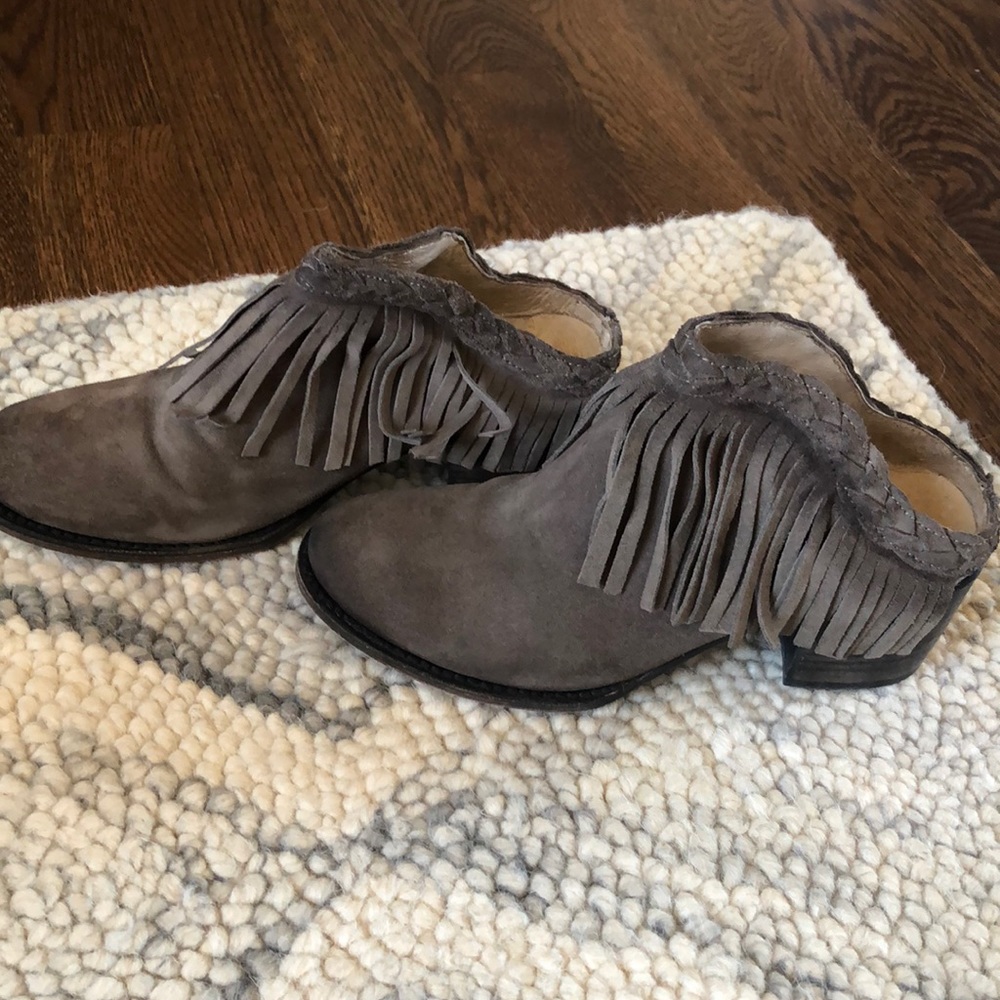 Free Birds by Steve Madden